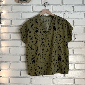 Womens green patterned short sleeve blouse